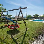 Four-bedroom In بيت للعطل