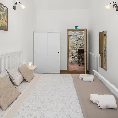 Holiday home 4 Bedroom Awesome In *