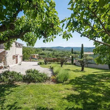 4 Bedroom Awesome In Holiday home *