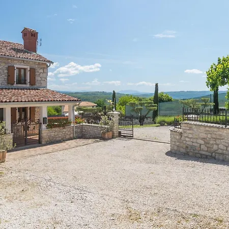 Holiday home 4 Bedroom Awesome In *