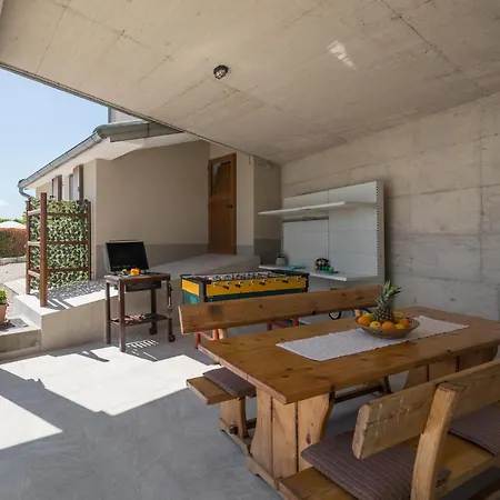 Holiday home 4 Bedroom Awesome In Nova Vas (Brtonigla)