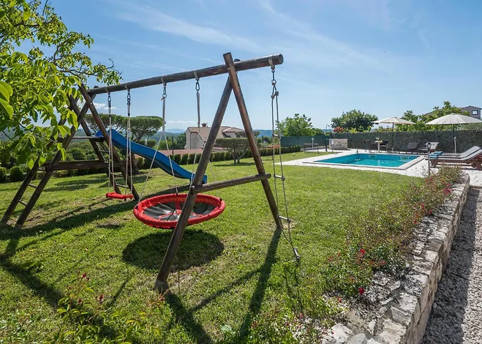 Four-bedroom In Holiday home