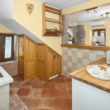 Semesterbostad Four-bedroom In Nova Vas (Brtonigla)